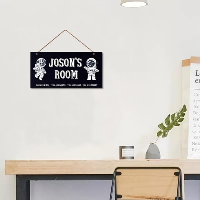 Personalized Signs Astronaut Sign Wall Art Decoration Exquisite Decorative Signs Custom Name for Children Baby Bedroom Kids Room Wall Art Decor Outer Space Themed Nursery Decor For Girls Boys Room