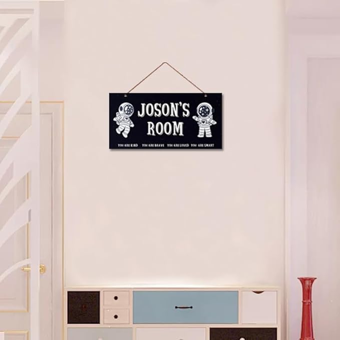 Personalized Signs Astronaut Sign Wall Art Decoration Exquisite Decorative Signs Custom Name for Children Baby Bedroom Kids Room Wall Art Decor Outer Space Themed Nursery Decor For Girls Boys Room