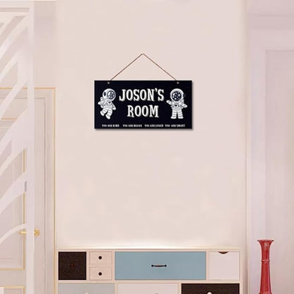 Personalized Signs Astronaut Sign Wall Art Decoration Exquisite Decorative Signs Custom Name for Children Baby Bedroom Kids Room Wall Art Decor Outer Space Themed Nursery Decor For Girls Boys Room