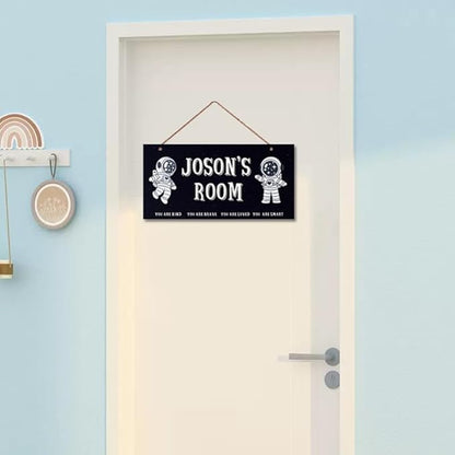 Personalized Signs Astronaut Sign Wall Art Decoration Exquisite Decorative Signs Custom Name for Children Baby Bedroom Kids Room Wall Art Decor Outer Space Themed Nursery Decor For Girls Boys Room