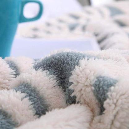 LOMAO Sherpa Fleece Blanket Fuzzy Soft Throw Blanket Dual Sided Blanket for Couch Sofa Bed (Light Blue, 90''x110'')