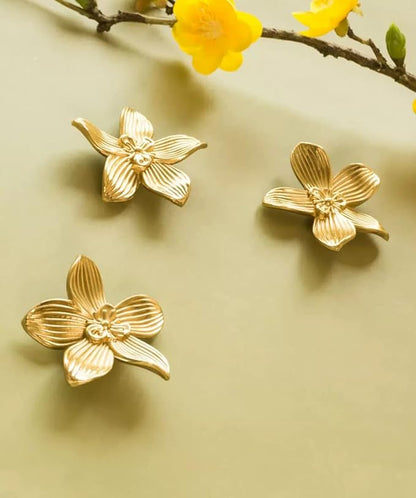 Petal Knobs Brushed Gold Cabinet Knobs, Dresser Drawers Knob Cute Handle Hardware Door Knobs, 8 Pack