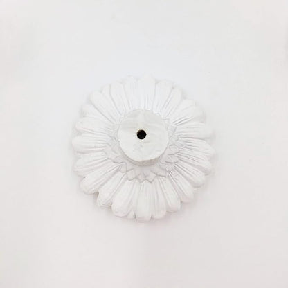 Daisy Vintage Resin Hand Painted Drawer Pulls Cabinet Knobs Handles Country Kitchen Home Decoration White (Pack of 6)