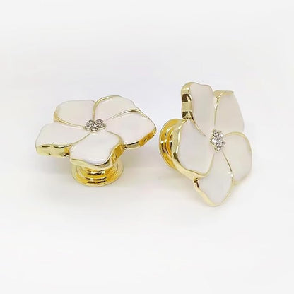 4 White Flower Petal Handles Kitchen Cabinet Knobs & Drawer Pulls (Gold, 8 Screws)