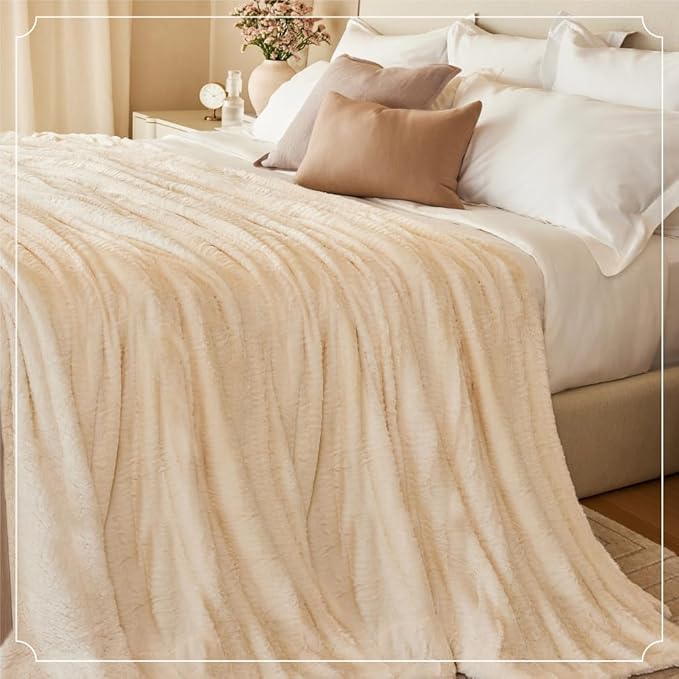 The Connecticut Home Co Bedding Blanket, Queen 90x90, Soft Fluffy Room Decor, Cozy Warm Throws for Bed, Gifts for Women, Bedroom Cute Aesthetic Blankets Faux Fur and Sherpa Gray