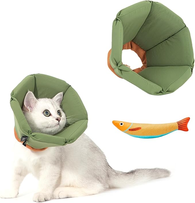 Cat Cone Collar - Soft Waterproof Elizabethan for Cats, Cute Green Flower Anti-Lick Recovery Collar, Adjustable Healing Collar for Wound Care & Surgery with a pet Toy Fish，S-Mewly Pet