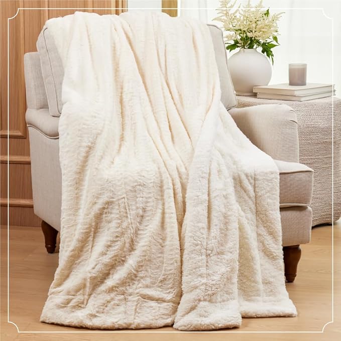 The Connecticut Home Co Throw Blanket for Couch, Soft Fluffy Room Decor, Cozy Warm Throws for Bed, Couches, Gifts for Women, Bedroom Cute Aesthetic Blankets Faux Fur and Sherpa, 65x50, Dusty Rose