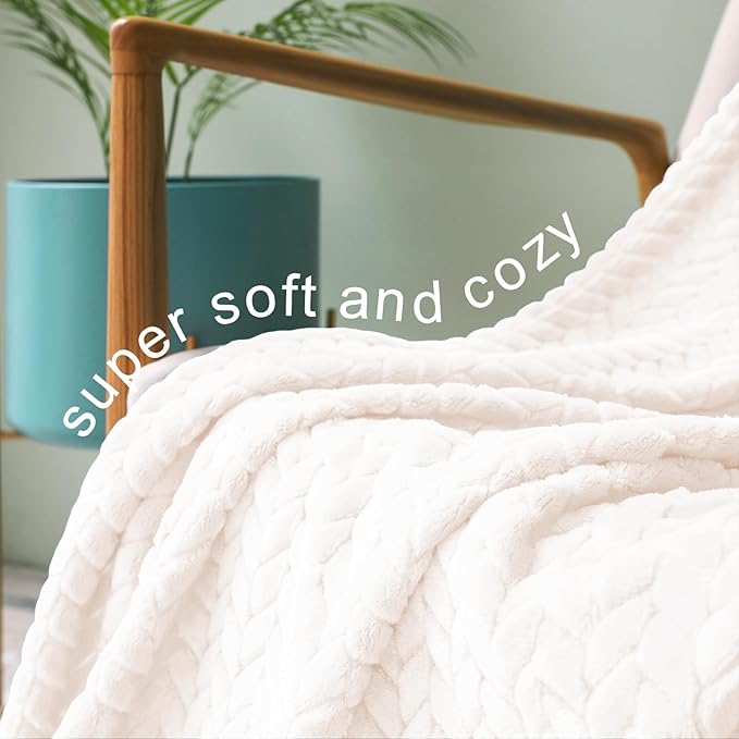 Exclusivo Mezcla Fleece King Size Blanket for Bed, 90x104 Inches Soft Cozy Jacquard Flannel Blankets, Lightweight Fuzzy Plush Warm for Winter, Off White