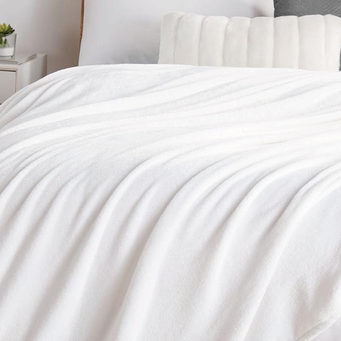 Walensee Fleece Blanket Plush Throw Fuzzy Lightweight (XL-Twin Size 66x90 White) Super Soft Microfiber Flannel Blankets for Couch, Bed, Sofa Ultra Luxurious Warm and Cozy for All Seasons