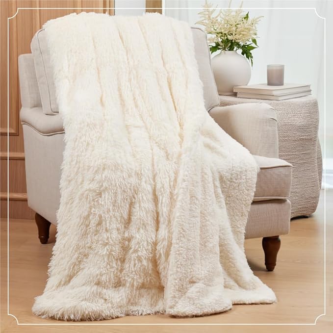 The Connecticut Home Co Throw Blanket Soft Fluffy Room Decor, Cozy Warm Throws for Bed, Couch, Gifts for Women, Bedroom Cute Aesthetic Blankets Shag and Sherpa, 65x50, Purple