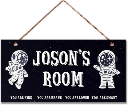 Personalized Signs Astronaut Sign Wall Art Decoration Exquisite Decorative Signs Custom Name for Children Baby Bedroom Kids Room Wall Art Decor Outer Space Themed Nursery Decor For Girls Boys Room