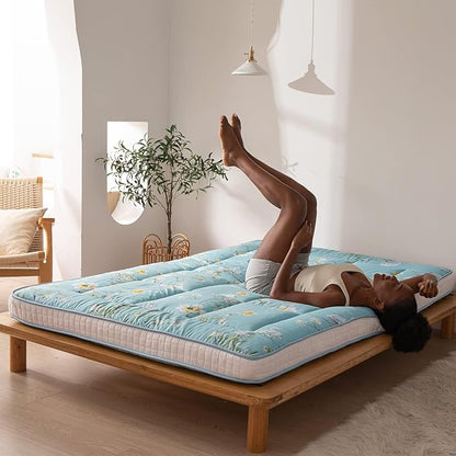 MAXYOYO Rustic Floral Korean Futon Mattress, Japanese Floor Mattress Quilted Bed Mattress Topper, Extra Thick Folding Sleeping Pad Tatami Mat Breathable Floor Lounger Guest Bed for Camping Couch, Full