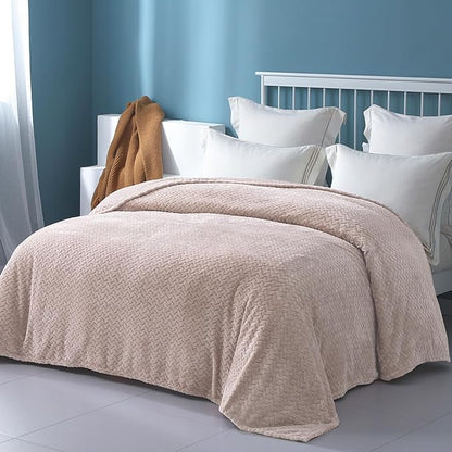 Exclusivo Mezcla Fleece Twin Size Blanket for Bed, 90x66 Inches Soft Cozy Jacquard Flannel Blankets, Lightweight Fuzzy Plush Warm for Winter, Camel