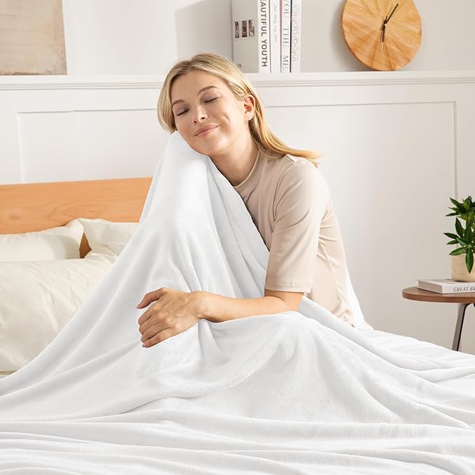 Exclusivo Mezcla Fleece Blanket King Size for Bed, Super Soft and Warm, All Season Use, Cozy, Plush, Lightweight, 90x104 Inches, Pure White