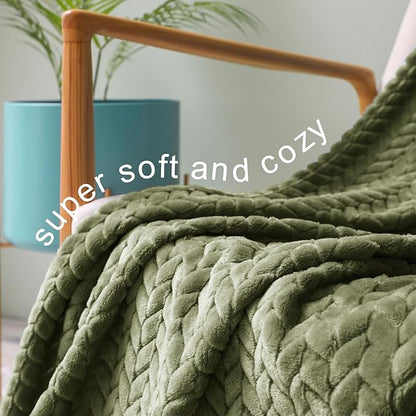Exclusivo Mezcla Fleece King Size Blanket for Bed, 90x104 Inches Soft Cozy Jacquard Flannel Blankets, Lightweight Fuzzy Plush Warm for Winter, Olive Green