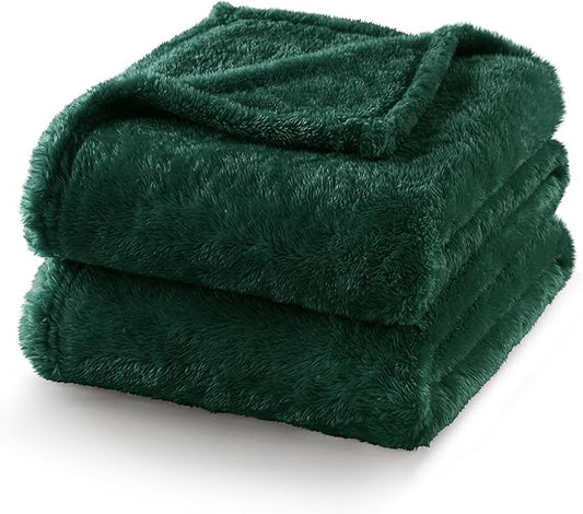 Exclusivo Mezcla Plush Fuzzy Fleece Bed Blanket King Size, Super Soft, Fluffy and Warm Blankets, Suitable for All Seasons (Forest Green, 90x104 Inches)