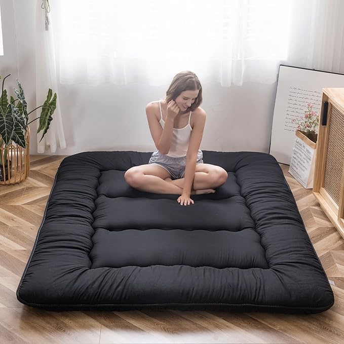 MAXYOYO Japanese Floor Mattress Futon Mattress, 4" Thicken Tatami Mat Sleeping Pad Foldable Roll Up Mat Boys Girls Dormitory Pad Kids Floor Lounger Pillow Bed, Black, Queen