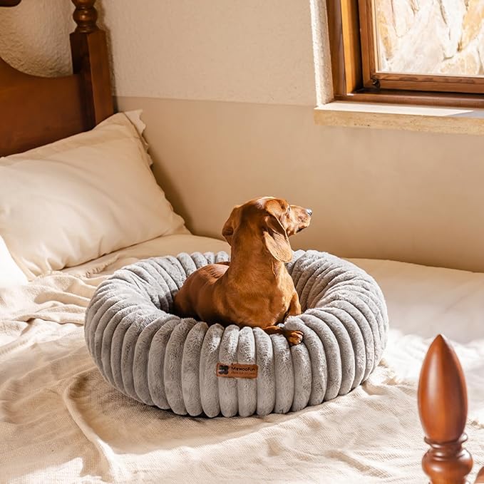 MEWOOFUN Donut Dog Beds for Small Dog, Calming Bed Round Cute Puppy Bed with Non-Slip Bottom, Fluffy Washable Pet Bed for Puppy and Kitten (Grey, S (25x25x7))-Mewly Pet