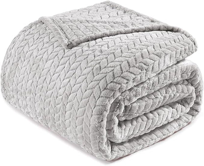 Exclusivo Mezcla Fleece Twin Size Blanket for Bed, 90x66 Inches Soft Cozy Jacquard Flannel Blankets, Lightweight Fuzzy Plush Warm for Winter, Light Grey