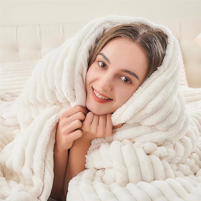 BEDELITE Fleece King Comforter Set -Super Soft & Warm Fluffy Cream White Bedding, Luxury Fuzzy Heavy Bed Set for Winter with 2 Pillow Cases