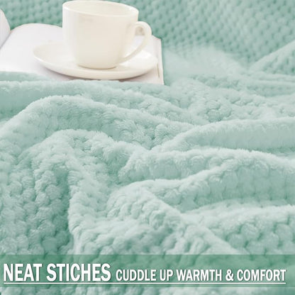 Exclusivo Mezcla Fleece Throw Blanket Extra Large, Super Soft and Warm Blankets for Couch, Sofa and Bed Waffle Textured, Cozy, Fuzzy and Lightweight (Mint Green, 50x70 Inches)