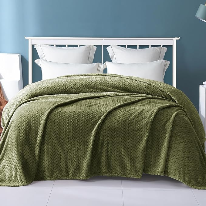 Exclusivo Mezcla Fleece Twin Size Blanket for Bed, 90x66 Inches Soft Cozy Jacquard Flannel Blankets, Lightweight Fuzzy Plush Warm for Winter, Olive Green