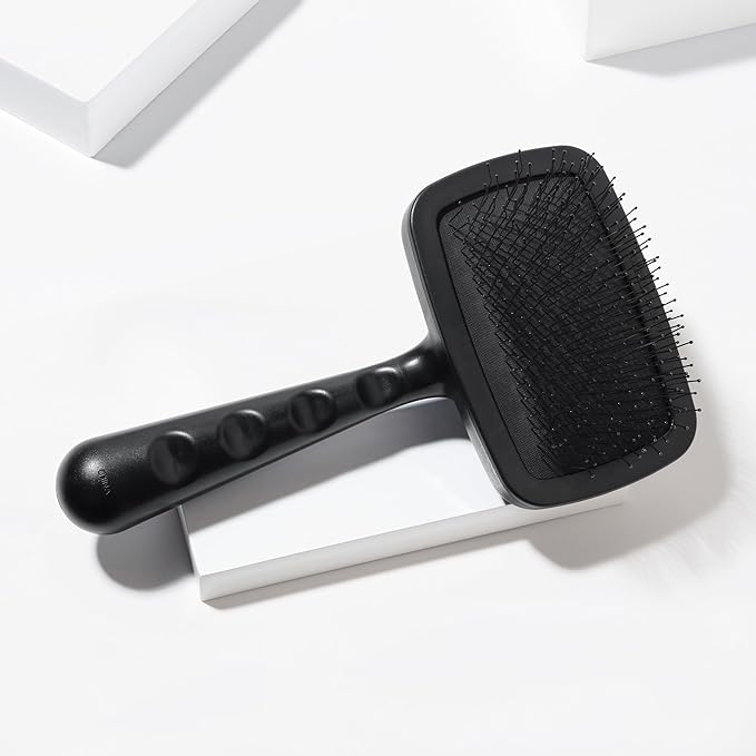 Tweezerman Dog and Cat Slicker Brush for Large Pets, Grooming Brush with Coated Bristles to Prevent Scratching and Ergonomic Handle-Mewly Pet