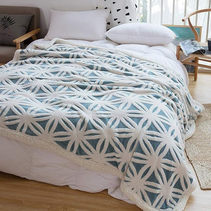LOMAO Sherpa Fleece Blanket Fuzzy Soft Throw Blanket Dual Sided Blanket for Couch Sofa Bed (Light Blue, 71''x80'')