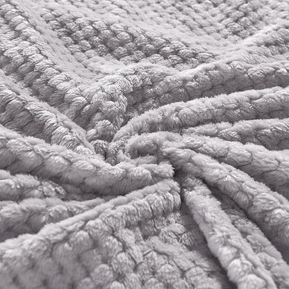 Exclusivo Mezcla Fleece Throw Blanket Extra Large, Super Soft and Warm Blankets for Couch, Sofa and Bed Waffle Textured, Cozy, Fuzzy and Lightweight (Light Grey, 50x70 Inches)