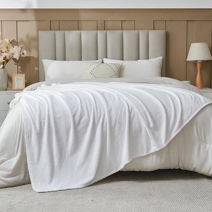 NEWCOSPLAY Super Soft Queen Blanket White Premium Silky Flannel Fleece Leaves Pattern Lightweight Bed Blanket All Season Use (White, Queen(90"x90"))
