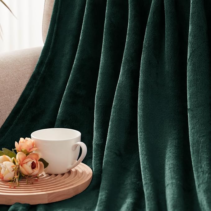 Exclusivo Mezcla Fleece Blanket Twin Size for Bed, Super Soft and Warm, All Season Use, Cozy, Plush, Lightweight, 60x80 Inches Forest Green