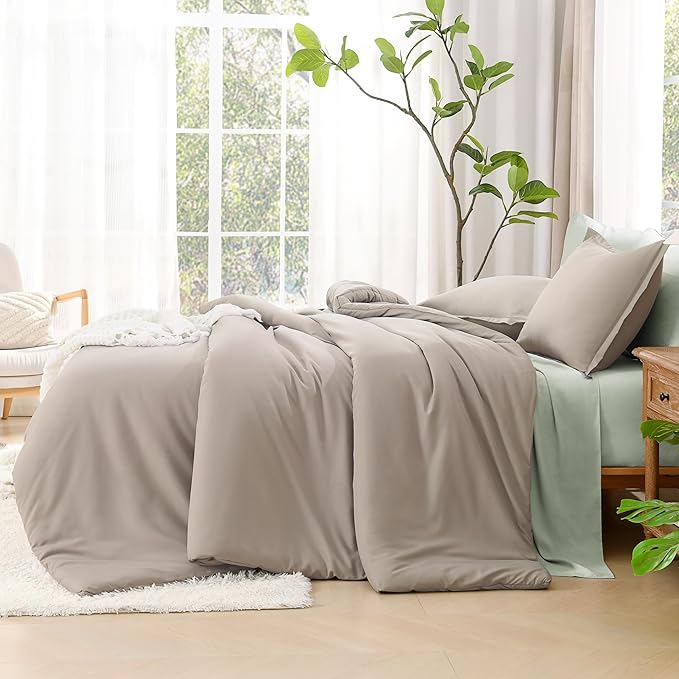 Litanika Oatmeal Comforter Queen Size, 3 Pieces Lightweight Solid Bedding Comforter Set, All Season Fluffy Bed Set (90x90In Comforter & 2 Pillowcases)