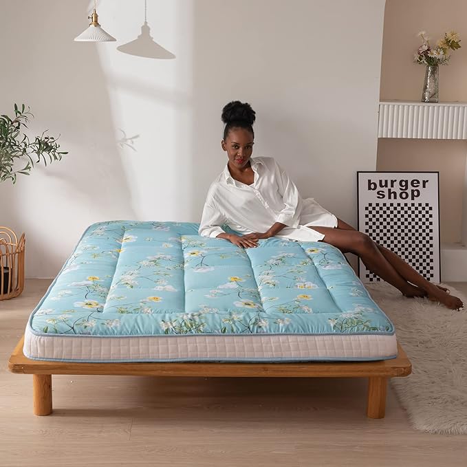 MAXYOYO Rustic Floral Korean Futon Mattress, Padded Japanese Floor Mattress Quilted Bed Mattress Topper, Extra Thick Folding Sleeping Pad Breathable Floor Lounger Guest Bed for Camping Couch, Queen