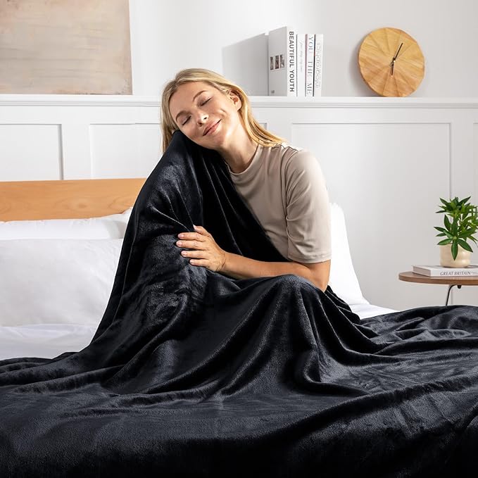 Exclusivo Mezcla Fleece Blanket King Size for Bed, Super Soft and Warm, All Season Use, Cozy, Plush, Lightweight, 90x104 Inches, Black