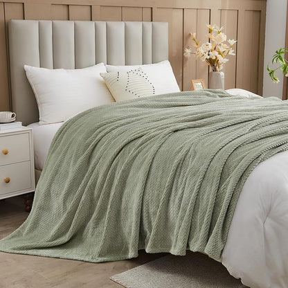 NEWCOSPLAY Super Soft King Blanket Sage Green Premium Silky Flannel Fleece Leaves Pattern Lightweight Bed Blanket All Season Use (Sage Green, King(90"x110"))