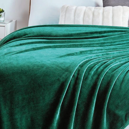 Walensee Fleece Blanket Plush Throw Fuzzy Lightweight (King Size 108x90 Emerald Green) Super Soft Microfiber Flannel Blankets for Couch, Bed, Sofa Ultra Luxurious Warm and Cozy for All Seasons