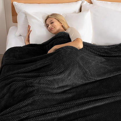 Exclusivo Mezcla Fleece Bed Blanket King Size, Super Soft and Warm Blankets for Couch, Sofa and Bed Waffle Textured, Cozy, Fuzzy and Lightweight (Black, 90x104 Inches)
