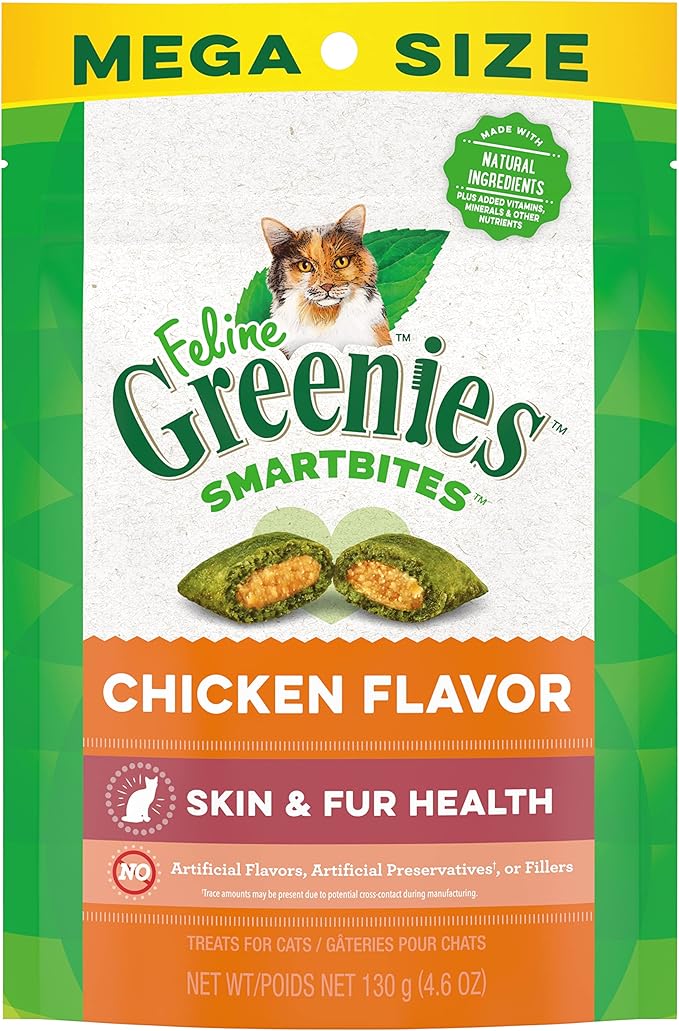 Greenies Feline Smartbites Skin & Fur Crunchy and Soft Cat Treats, Chicken Flavor, 4.6 oz. Pack-Mewly Pet