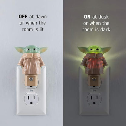 STAR WARS LED Night Light, Baby Yoda Figure, Plug-in, Dusk to Dawn Sensor, Mandalorian, Grogu, UL-Certified, Cute Nightlight for Kids, Bedroom, Bathroom, Hallway, Game Room, Gifts, 53233