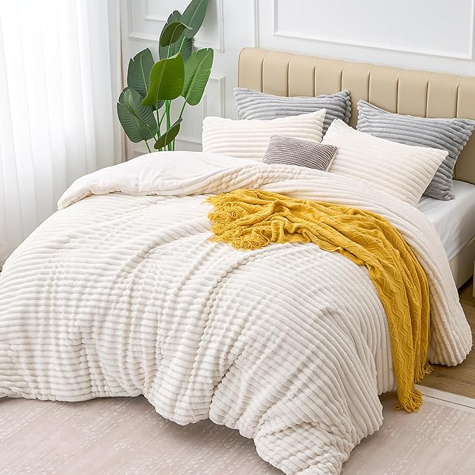 BEDELITE Fleece King Comforter Set -Super Soft & Warm Fluffy Cream White Bedding, Luxury Fuzzy Heavy Bed Set for Winter with 2 Pillow Cases