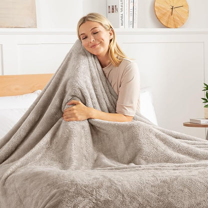 Exclusivo Mezcla Plush Fuzzy Fleece Bed Blanket Queen Size, Super Soft, Fluffy and Warm Blankets Suitable for All Seasons (Camel, 90x90 Inches)