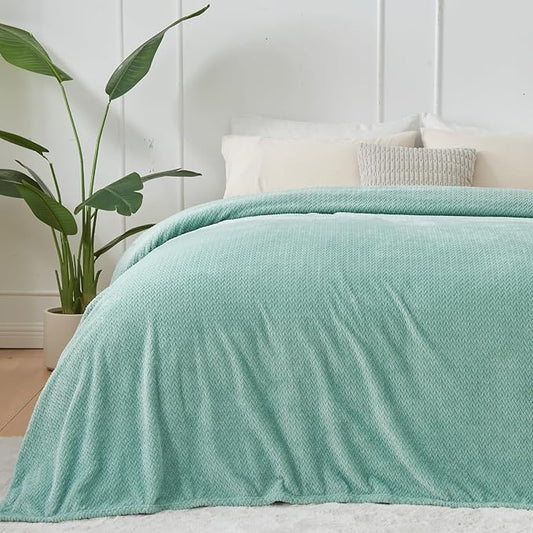 NEWCOSPLAY Super Soft Queen Blanket New Sage Green Premium Silky Flannel Fleece Leaves Pattern Lightweight Bed Blanket All Season Use (New Sage Green, Queen(90"x90"))