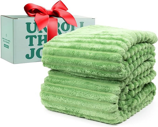 GO Premium Ultra Soft Twin Blanket for Couch - Green Fleece for Living Room, Bedroom, Home Decor - Small Throw for Men, Women (60x80 Inches)