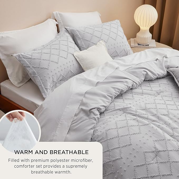 Bedsure Queen Comforter Set - Light Grey Comforter, Boho Tufted Shabby Chic Bedding for Kids, 3 Pieces Vintage Farmhouse Bed Set for All Seasons, Fluffy Soft Bedding with 2 Pillow Shams