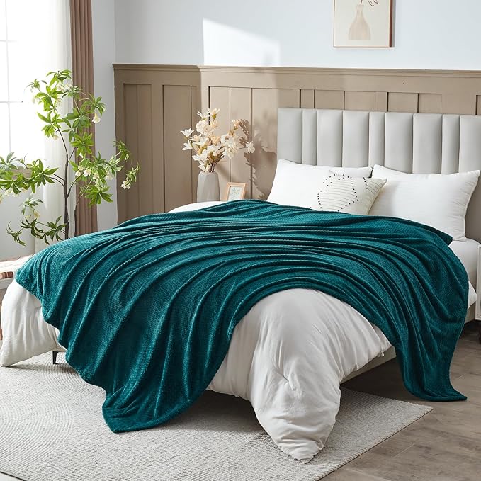 NEWCOSPLAY Super Soft King Blanket Dark Teal Premium Silky Flannel Fleece Leaves Pattern Lightweight Bed Blanket All Season Use (Dark Teal, King(90"x110"))