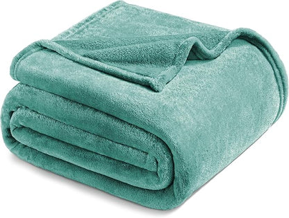 Exclusivo Mezcla Fleece Blanket King Size for Bed, Super Soft and Warm, All Season Use, Cozy, Plush, Lightweight, 90x104 Inches, Celadon