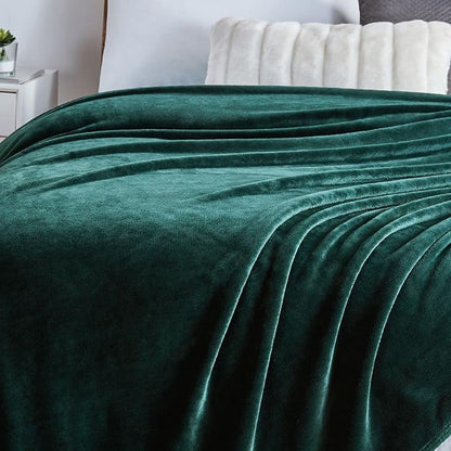 Walensee Fleece Blanket Plush Throw Fuzzy Lightweight (Throw Size 50x60 Forest Green) Super Soft Microfiber Flannel Blankets for Couch, Bed, Sofa Ultra Luxurious Warm and Cozy for All Seasons