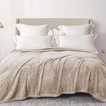 Exclusivo Mezcla Plush Fuzzy Fleece Bed Blanket Twin Size, Super Soft, Fluffy and Warm Blankets, Suitable for All Seasons (Camel, 90x66 Inches)