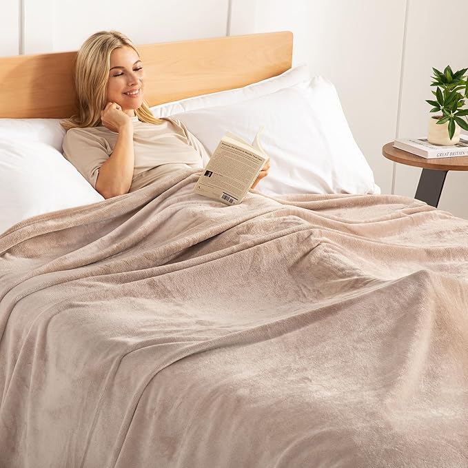 Exclusivo Mezcla Fleece Blanket Queen Size for Bed, Super Soft and Warm, All Season Use, Cozy, Plush, Lightweight, 90x90 Inches, Camel