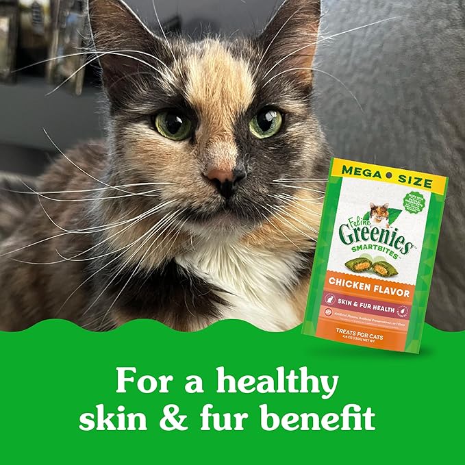 Greenies Feline Smartbites Skin & Fur Crunchy and Soft Cat Treats, Chicken Flavor, 4.6 oz. Pack-Mewly Pet